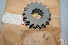 8k4-17682-70 Yamaha Snowmobile Drive Sprocket Nos Tooth Upper Chain