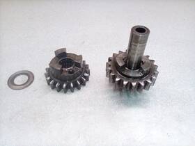 581122200 Ski-doo 1999 Formula 500 Deluxe Reverse Chaincase Center Idler Sprockets Shaft