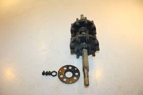8r4-w4751-00-00 Yamaha 1989 Bravo Drive Cog Kog Axle Shaft W Sprockets Driver